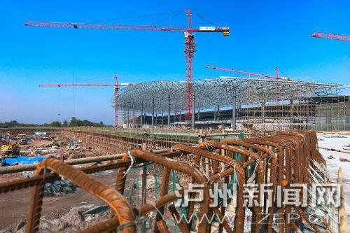 州云龍機(jī)場(chǎng)正全速推進(jìn)建設(shè)，確保7月1日前投入運(yùn)行。 瀘州日?qǐng)?bào)記者 牟科 攝3